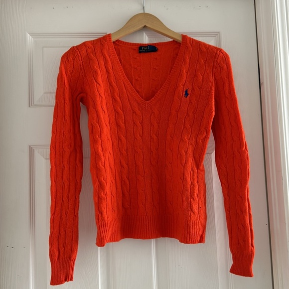 Ralph Lauren Women’s Cable-Knit V-Neck sweater - XS - Picture 3 of 6